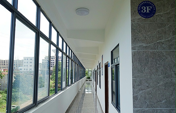 M88体育官网
塑料办公楼走廊